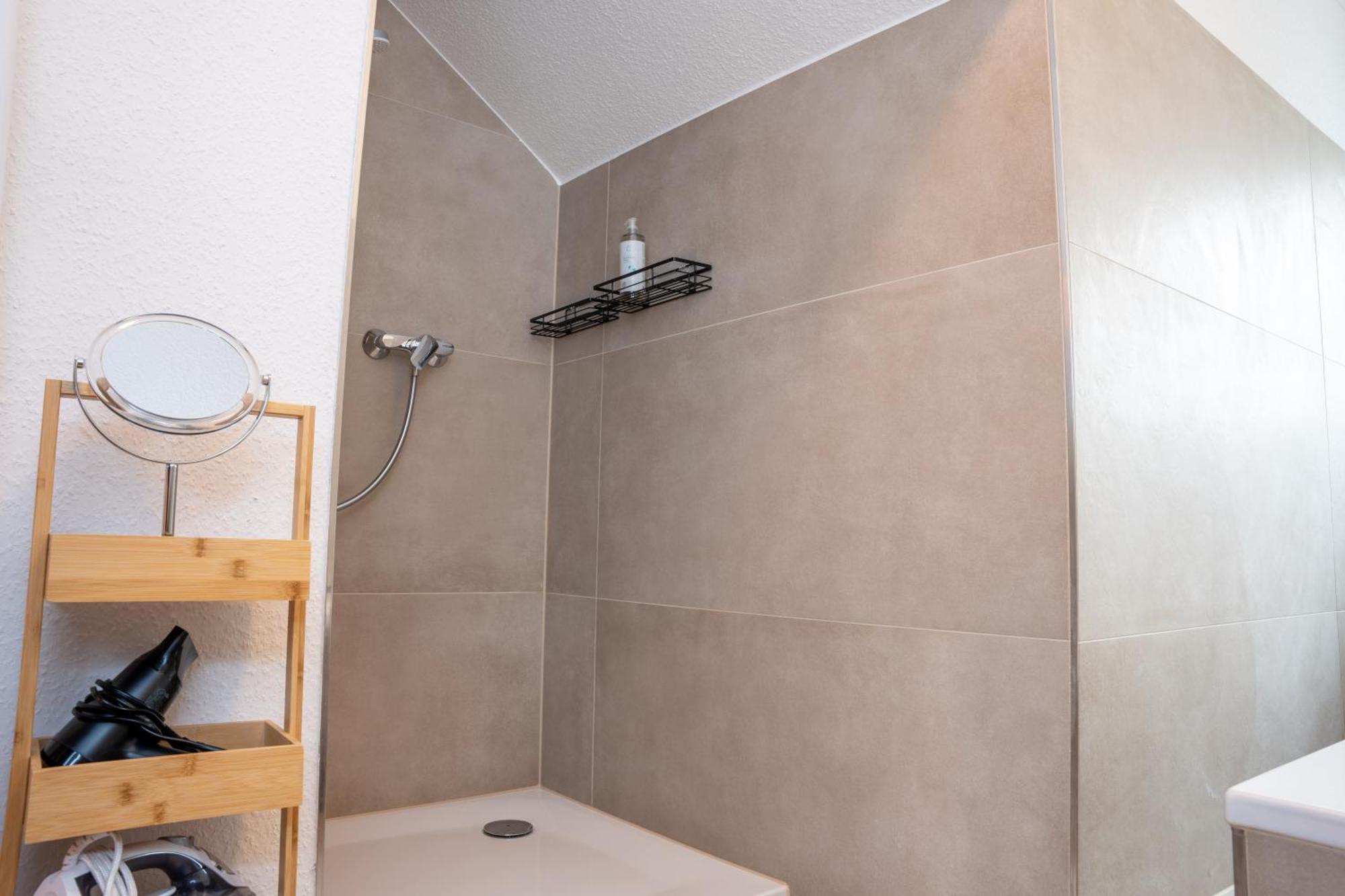 Schlossberg Residences - Design City-Apartment Im Herzen Der Weinstrasse Neustadt an der Weinstrasse Exterior photo