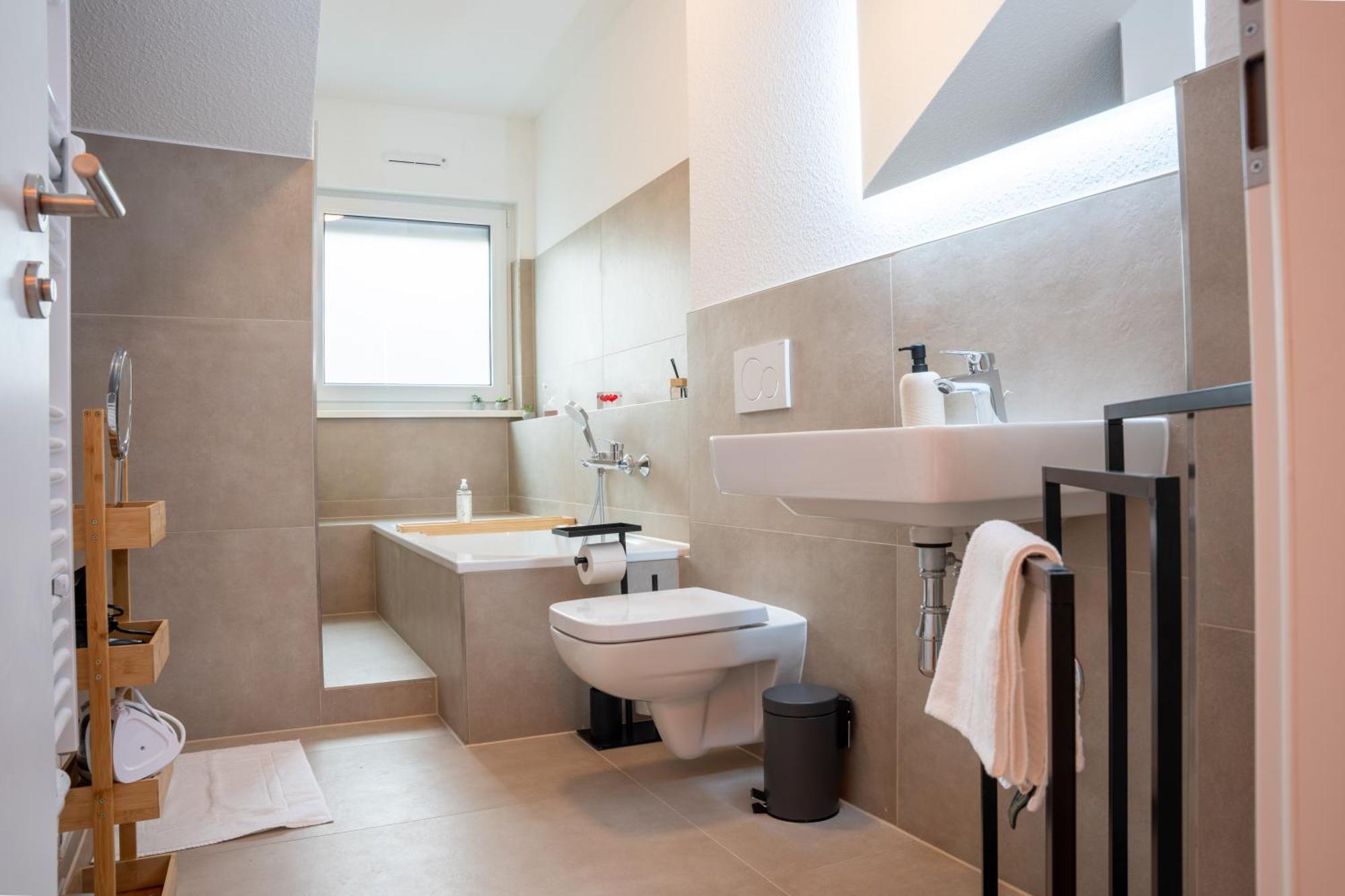 Schlossberg Residences - Design City-Apartment Im Herzen Der Weinstrasse Neustadt an der Weinstrasse Exterior photo