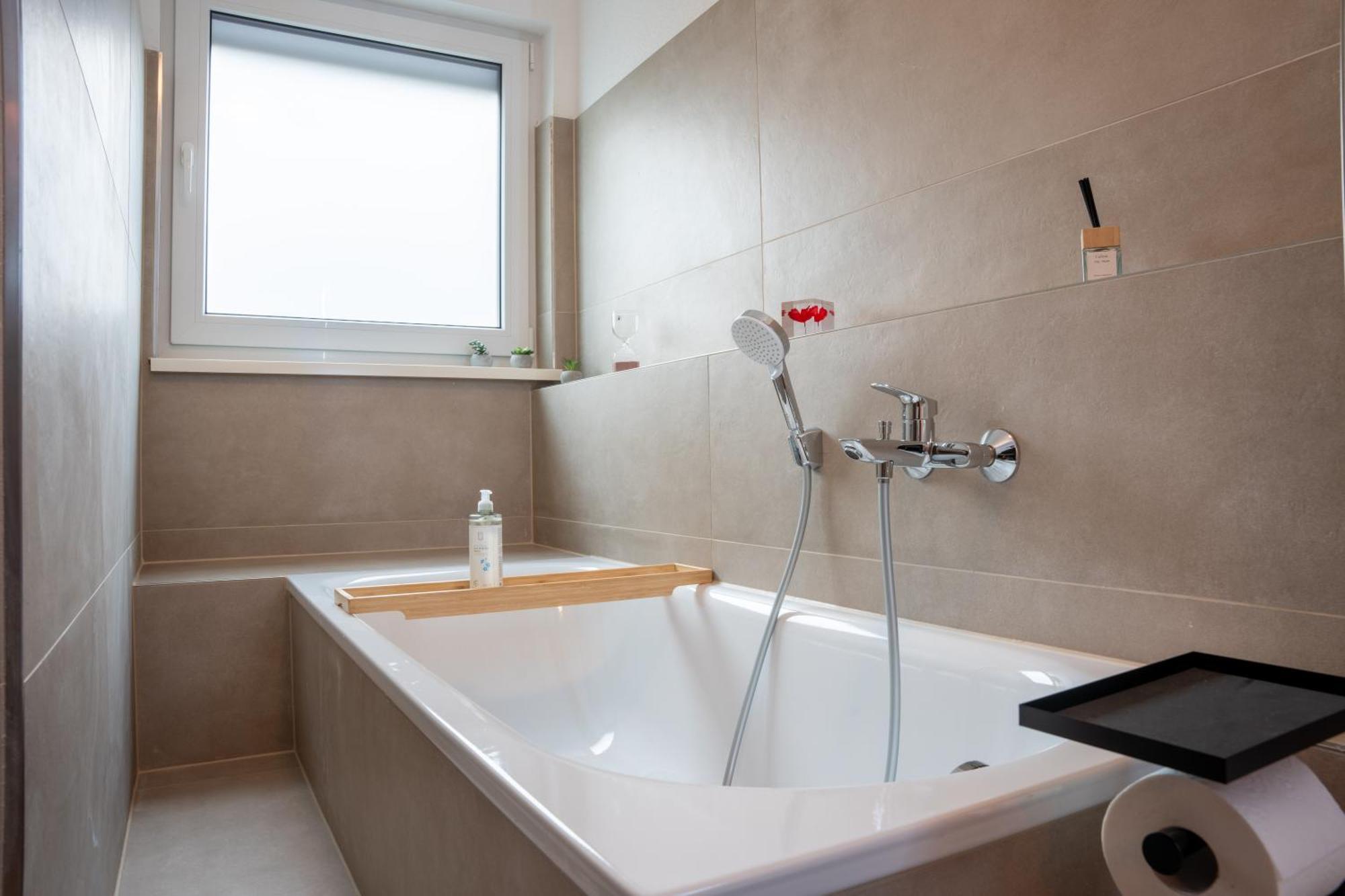Schlossberg Residences - Design City-Apartment Im Herzen Der Weinstrasse Neustadt an der Weinstrasse Exterior photo